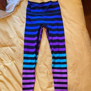 K-Deer Striped Leggings Size Medium